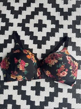 TORRID Lightly Lined Wireless Bra - 40DDD